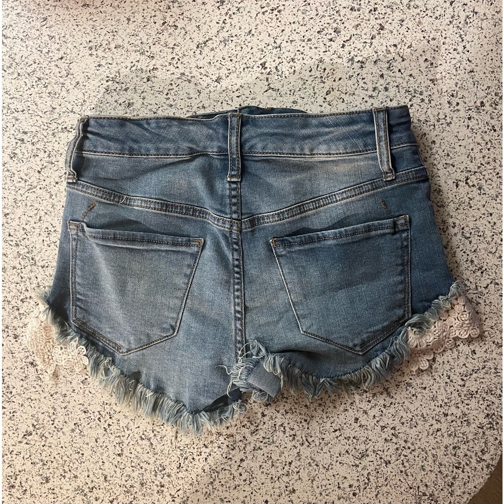 Super cool pair of Mossimo denim shorts size 00/24